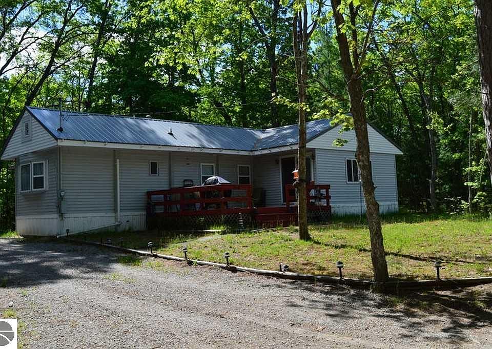 1st image of 510 Darwin St NE