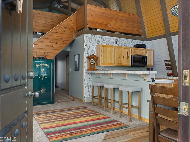 2116 Glacier Dr — Photo 2