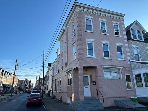1428 W Gordon St Photo 1
