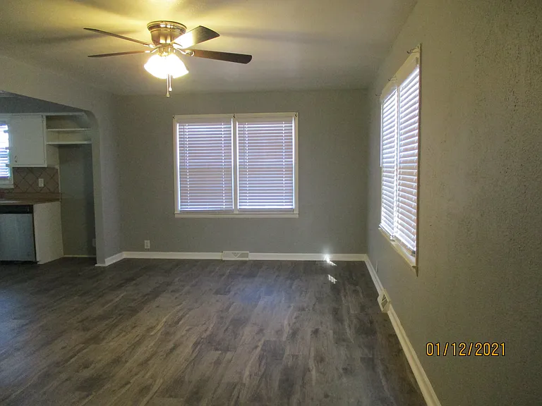 1828 S Valley St — Photo 8