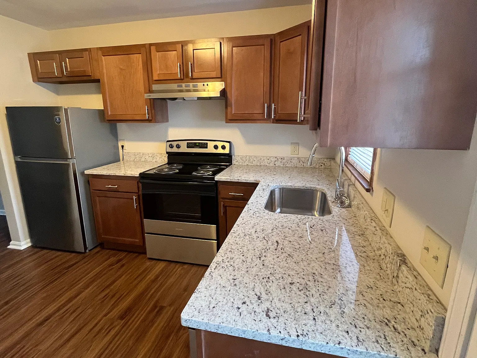 2 bed, $1,200 — Photo 2