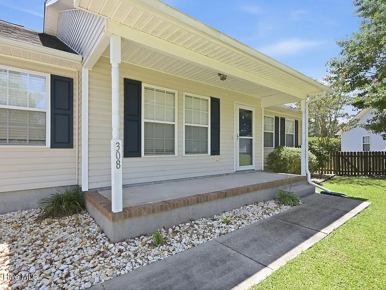 308 Carrie Ct — Photo 2