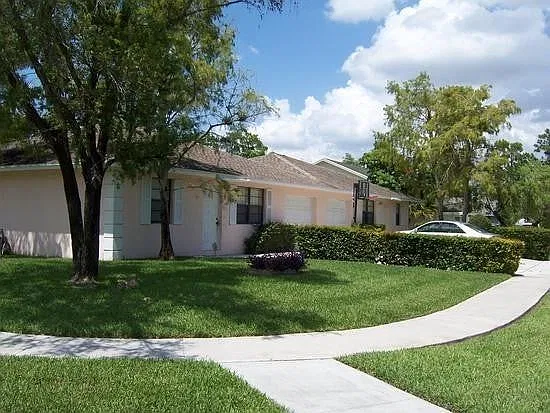 3 bed, 1440 sqft, $2,860 — Photo 2