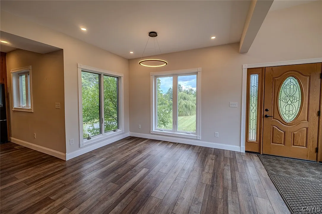 3 bed, 3.5 bath, 2693 sqft, $4,000 — Photo 4