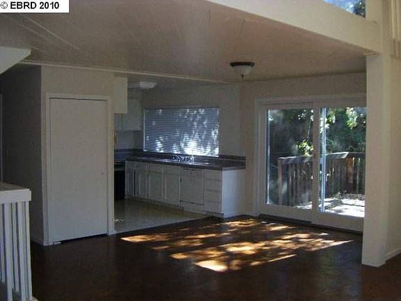 3rd image of 3015 Bradbury Dr