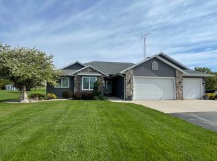 W5277 Church Rd, Fond Du Lac, WI 54937