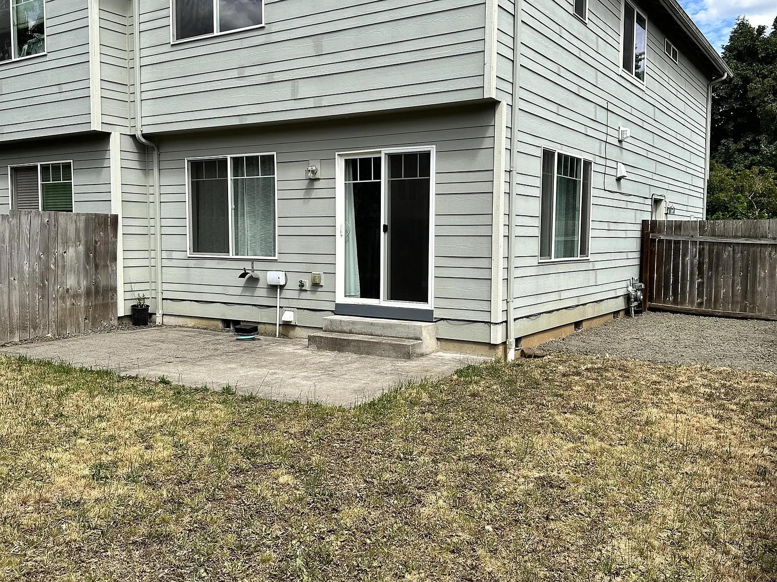 227 - 229 Pioneer Drive - 227 — Photo 2