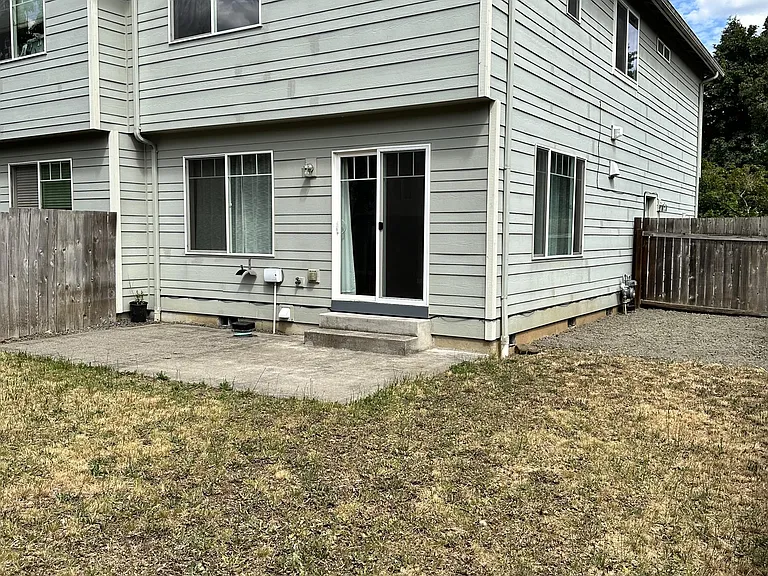 227 Pioneer Dr — Photo 10