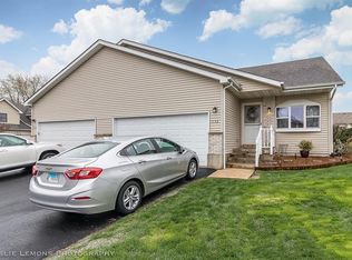 1152 Golf Ct, Dekalb, IL 60115