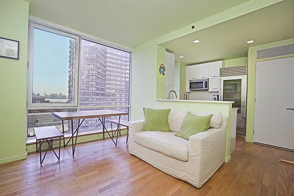 Rented by BLU Real Estate | media 5