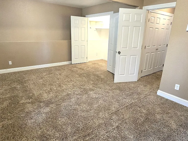 300 W Redwood St — Photo 8