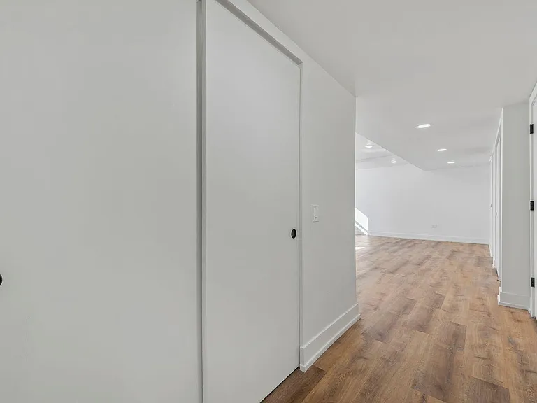 2219 N Hamilton Ave #1 — Photo 8