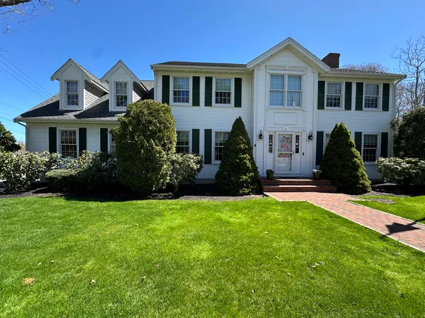 12 Gordon Lane, Yarmouth Port, MA 02675