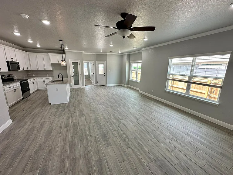 1615 Sideoats Ln — Photo 1