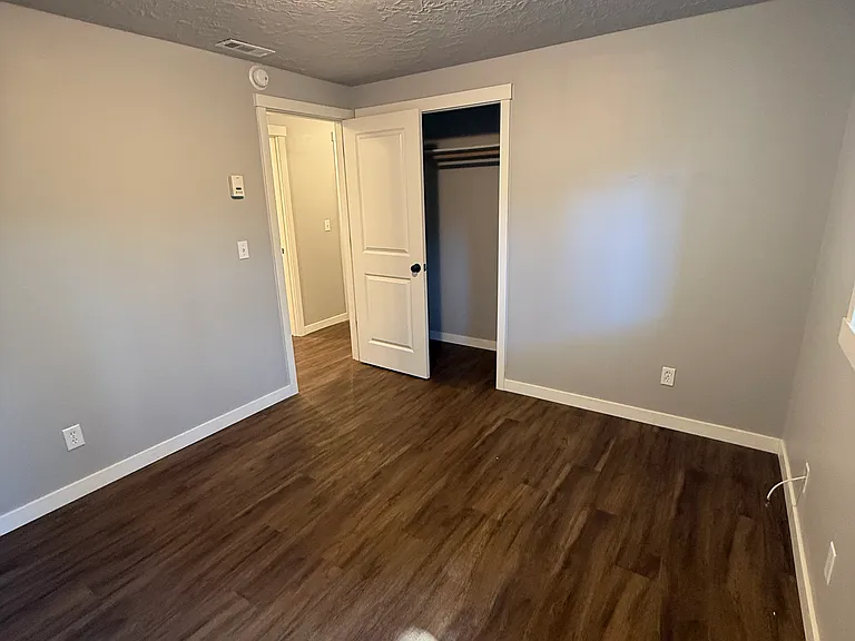 2110 Lamar Ln — Photo 8