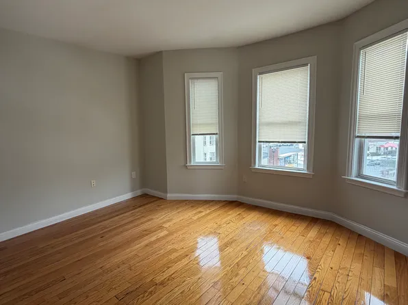 412-414 Ferry St #3, Everett, MA 02149