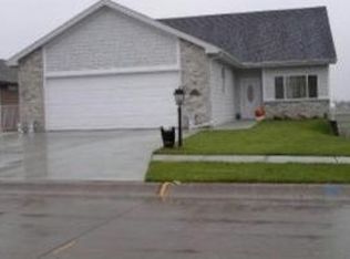 4801 Cedarbrook Dr, Council Bluffs, IA 51503