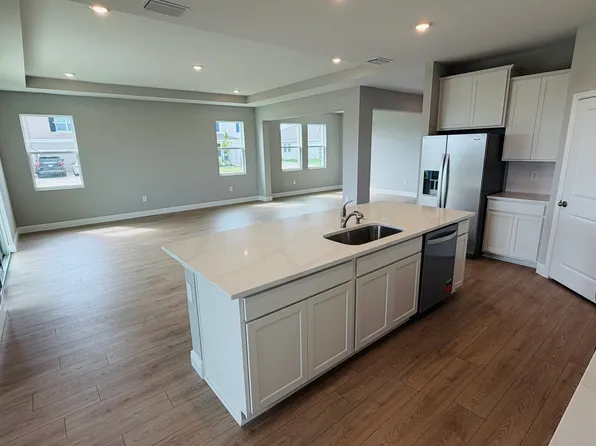 2132 Sienna Spruce St, Wesley Chapel, FL 33543