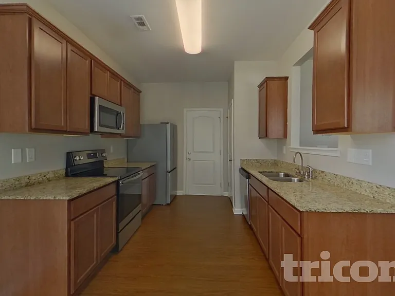 2046 Aragon Ln — Photo 6
