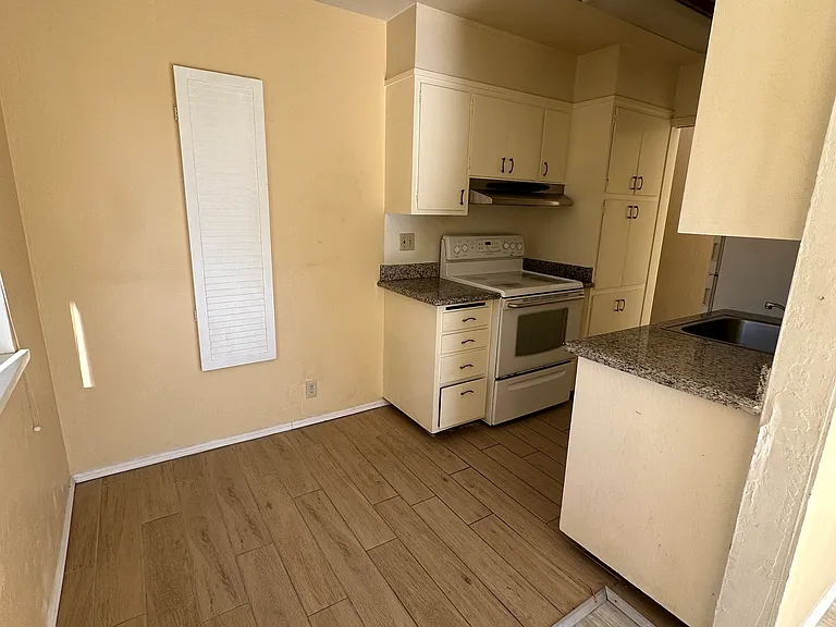 2533 Hillegass Ave #301 — Photo 7