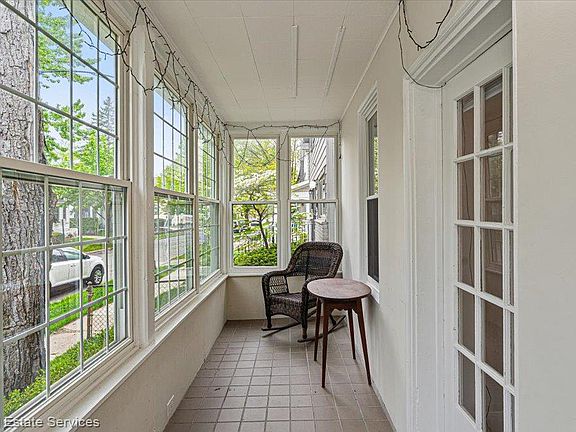 5th image of 124 Muir Rd