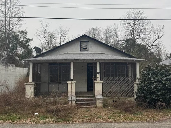 316 Barnes St, Mullins, SC 29574