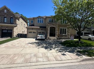 25 Crown Dr, Brampton, ON L6P 2G5
