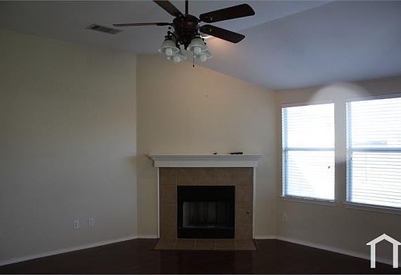 3rd image of 1729 Bluebird Dr