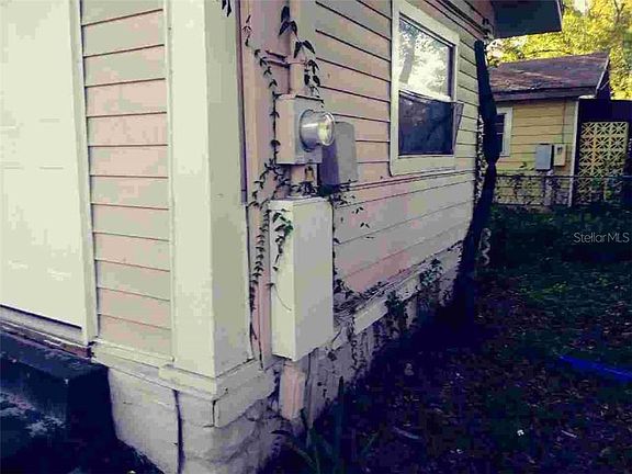 3rd image of 1211 E Cayuga St