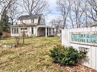 202 Taylor Lake Rd, Holly, MI 48442