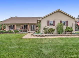 12990 Sue Dee Ln, South Lyon, MI 48178