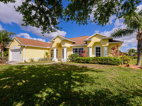 4th image of 2702 Palm Lakes Ave