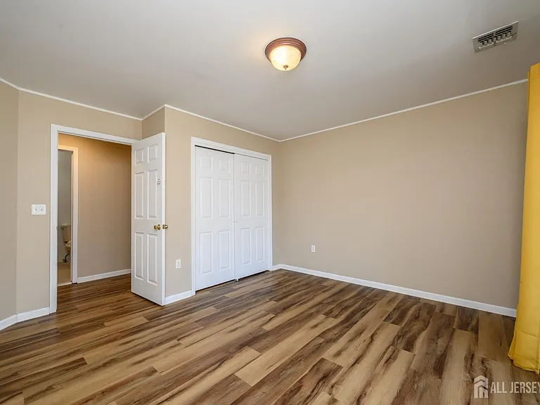 303 Pinelli Dr — Photo 19