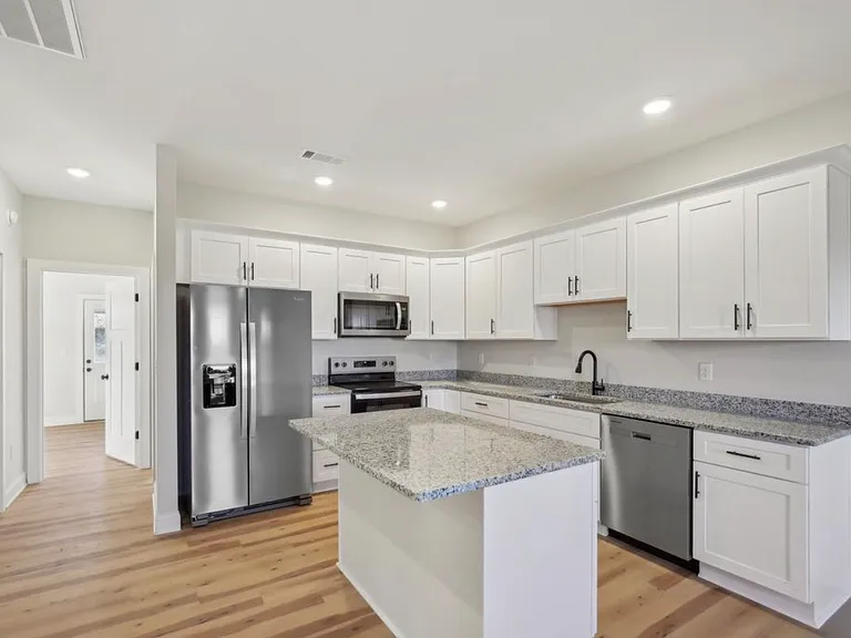 90 Five Oak Ln — Photo 2
