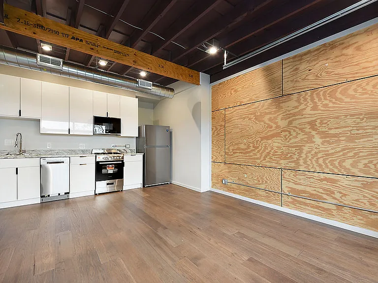 3315 Main St #4 — Photo 3