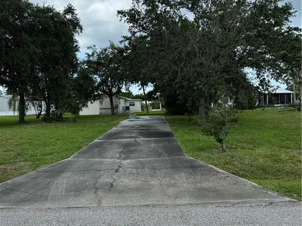 19 Twin Palms DR, NAPLES, FL 34114