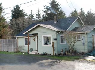 130 10th St, Winchester Bay, OR 97467