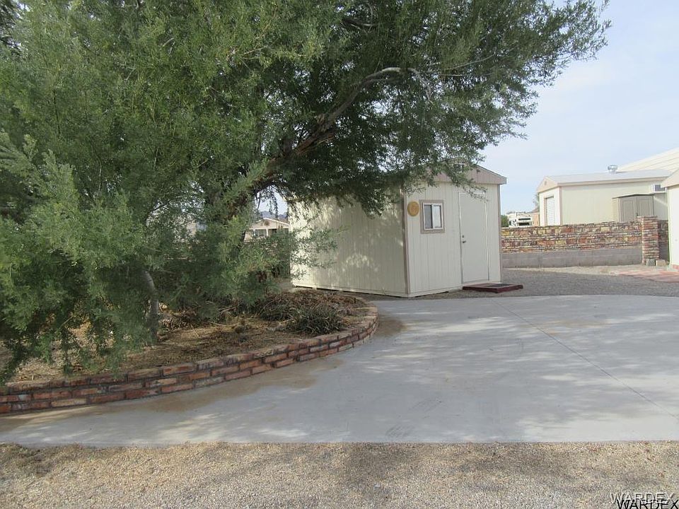 2nd image of 49620 Sapphire Ave