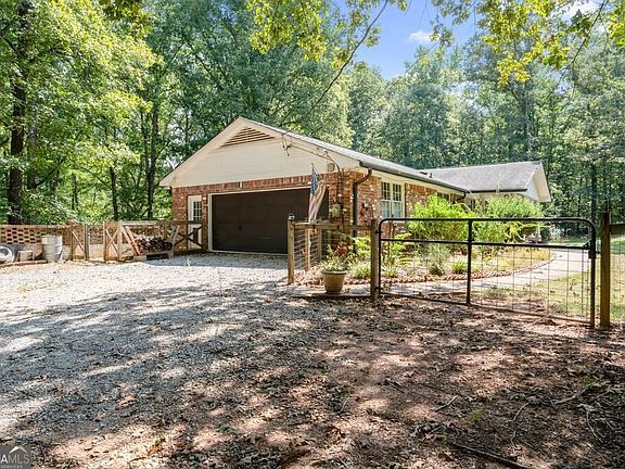 2nd image of 783 Lester Mill Rd