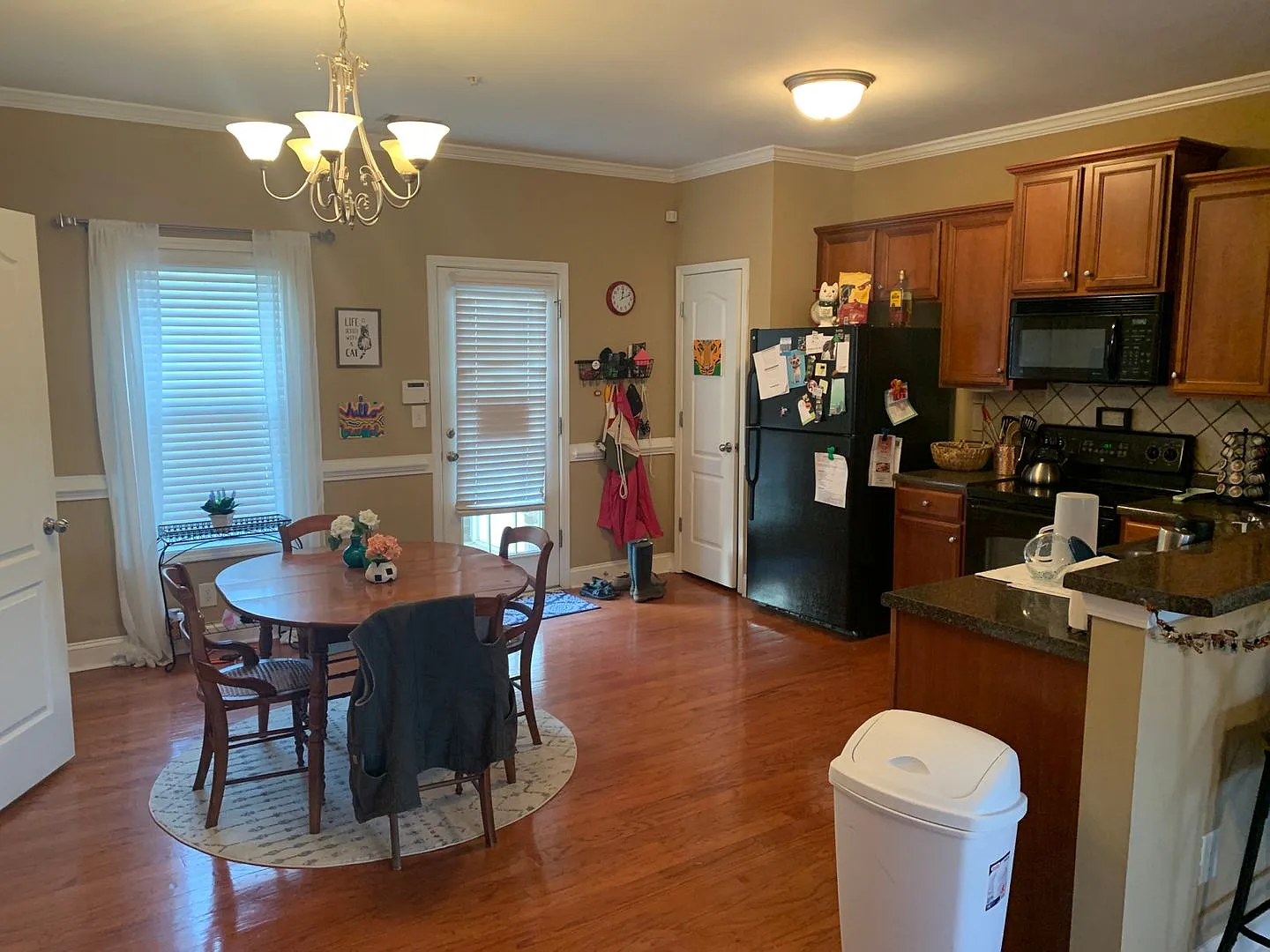 2BR in Whitehall Village ! — Photo 3