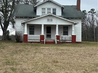 1824 N Oak Ridge Church Rd, Yadkinville, NC 27055