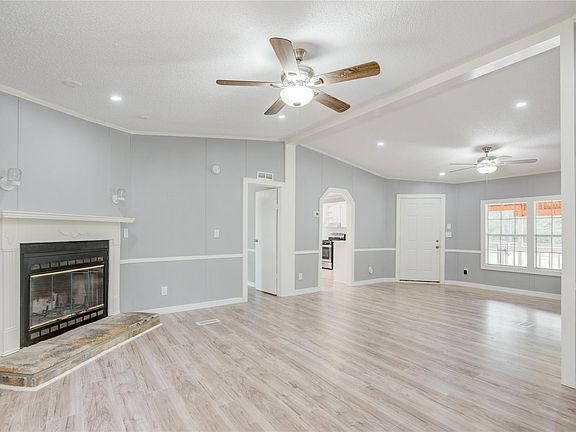 2nd image of 427 County Road 2218