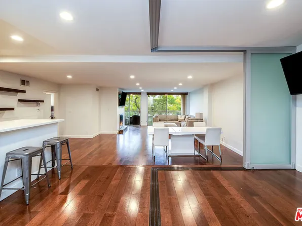 441 N Oakhurst Dr APT 306, Beverly Hills, CA 90210