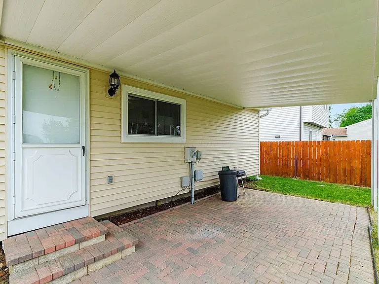 5912 Starcrest Dr — Photo 19