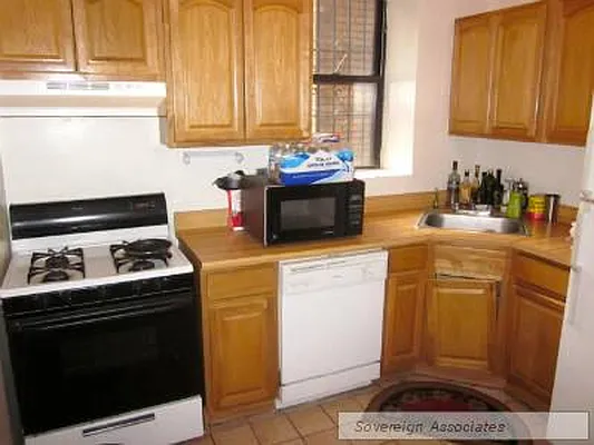 Rented by Sovereign Associates | media 62