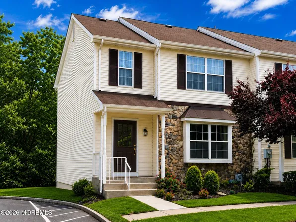 429 Rose Court, Lakewood, NJ 08701