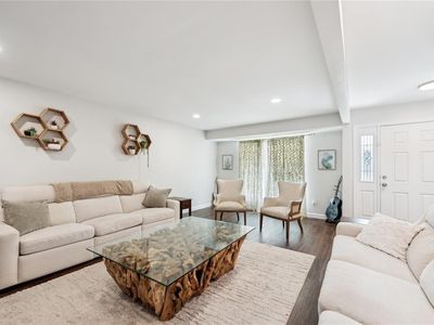 861 Forest Village Dr, Ballwin, MO, 63021