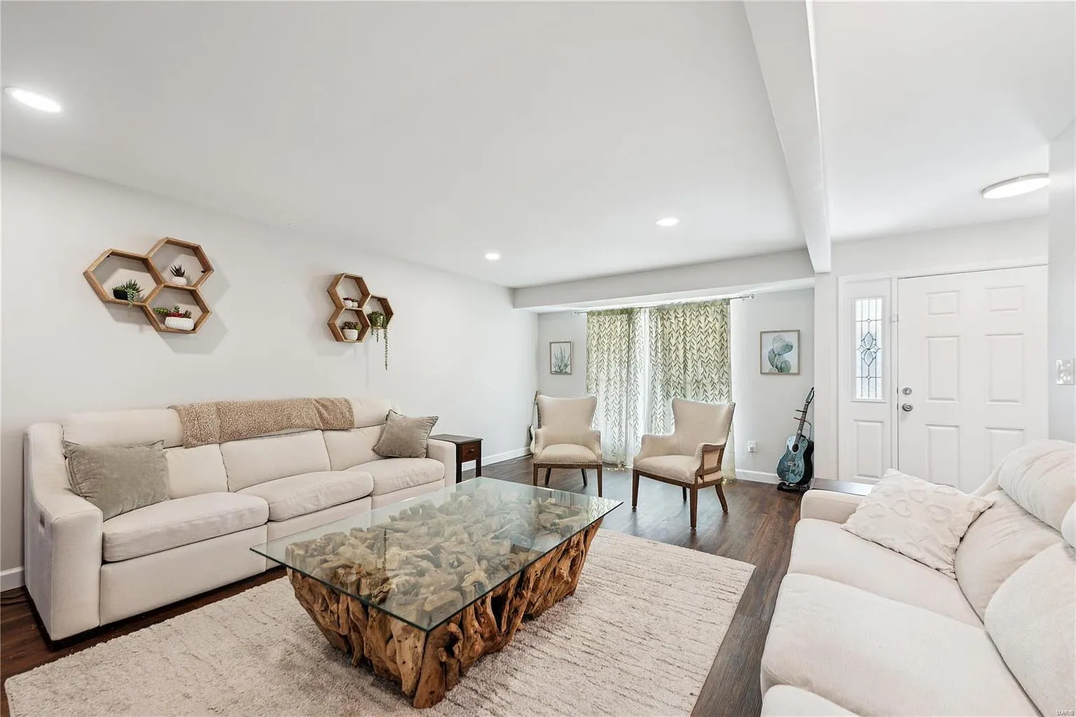 861 Forest Village Dr photo 1