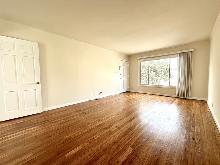 3833 Lawton St — Photo 9