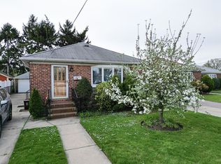 15416 Willets Point Blvd, Whitestone, NY 11357